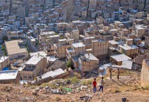 سکونت‌گاه‌های غیر رسمی مولود ساخت و سازهای غیر مجاز در شهر اراک