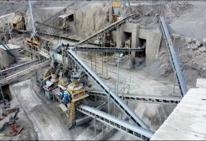 عدم وجود ارتباط درست و منطقی بین مجموعه مرتبط صنایع معدنی در استان مازندران