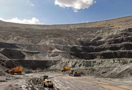 خام‌فروشی و افزایش هزینه‌ها از معضلات مهم فعالان معدن در گناباد و بجستان