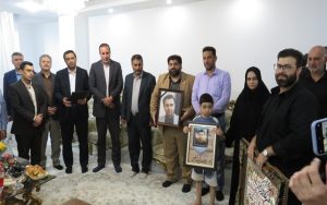 دیدار امین مقومی و رییس سازمان بسیج مهندسین کشور با خانواده مهندس پاسدار رضا اینانلو