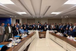 نصر و علی‌پور در نشست هم‌اندیشی اعضای هیات مدیره برق سازمان ها